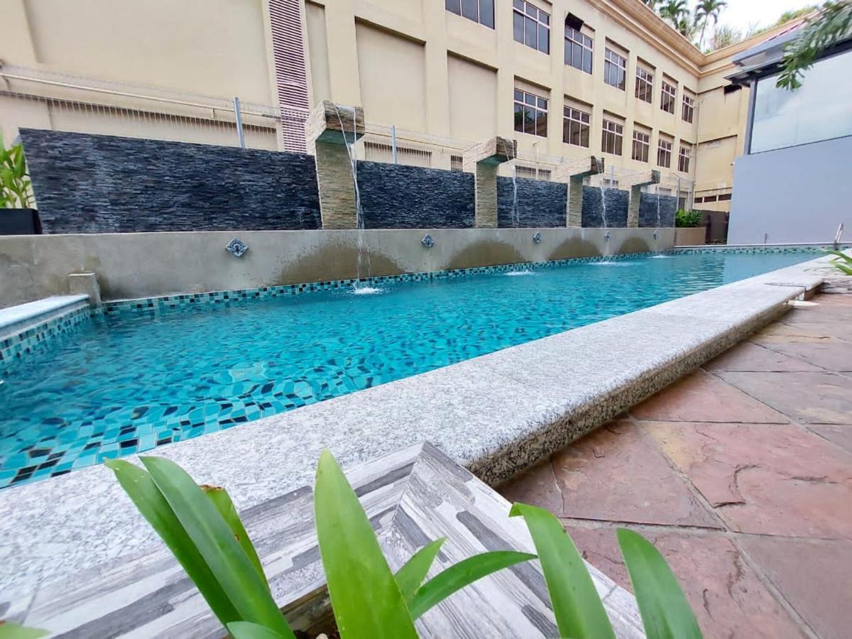 Christee Suites Hotel Malacca Exterior photo